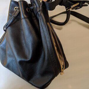 Black leather bucket bag, perfect condition purse, timeless cork travel tote